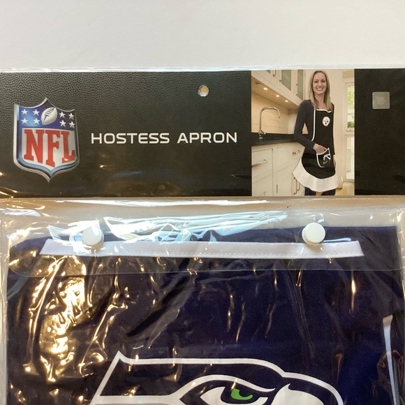 NWT NFL Seattle Seahawks Hostess Apron with Pocket and Ruffle Hem - Picture 3 of 5